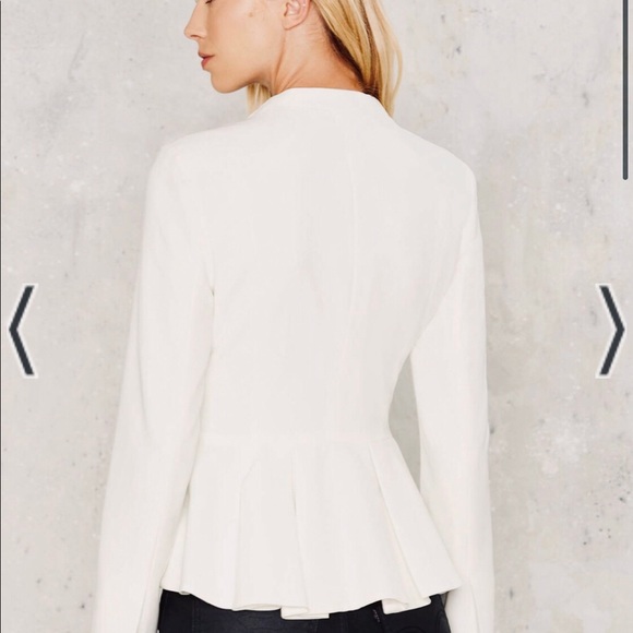 🦋SOLD🦋Nasty Gal Do Me a Favor Ruffle Blazer - Picture 2 of 16